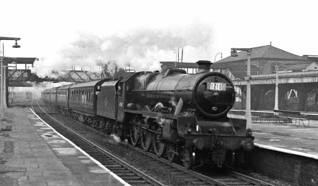 Willesden Junction Station (Main Line),... © Ben Brooksbank cc-by-sa/2. ...