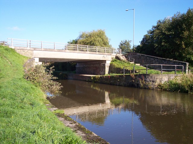 Lily Lane canal bridge at Bamfurlong © Raymond Knapman :: Geograph ...