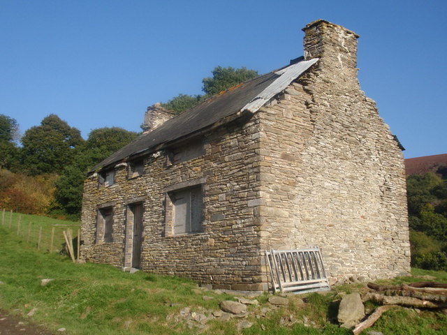 Pen y Waun, Llanfaredd © Alan Richards cc-by-sa/2.0 :: Geograph Britain ...