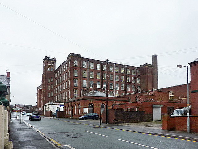 Lion Mill, Fitton Street, Royton © Alexander P Kapp cc-by-sa/2.0 ...