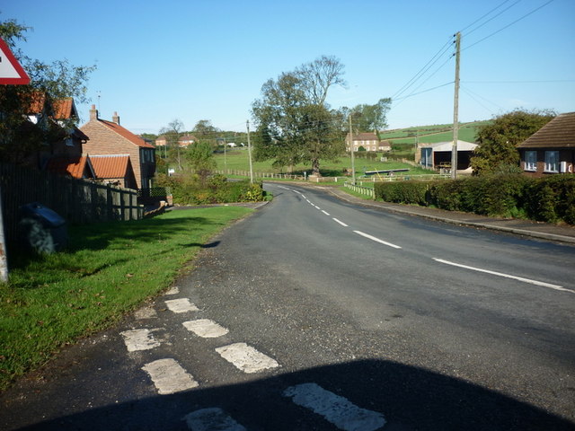 The main road through Duggleby © Ian S cc-by-sa/2.0 :: Geograph Britain ...