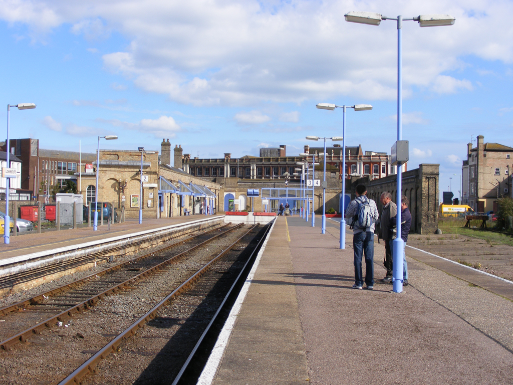 Lowestoft station © Glen Denny cc-by-sa/2.0 :: Geograph Britain and Ireland