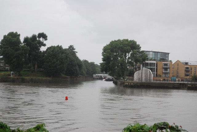 The end of the Grand Union Canal and River Brent