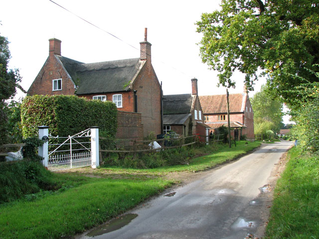 Gables Farmhouse in Hemblington Hall... © Evelyn Simak :: Geograph ...