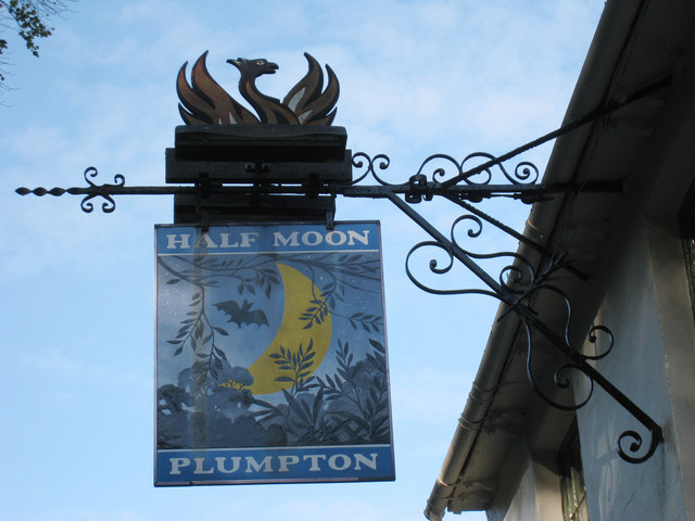Half Moon sign © Oast House Archive :: Geograph Britain and Ireland