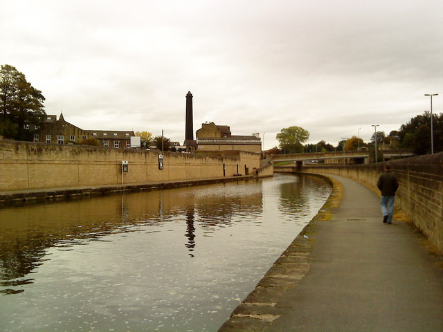 Leeds Liverpool Canal in Bingley