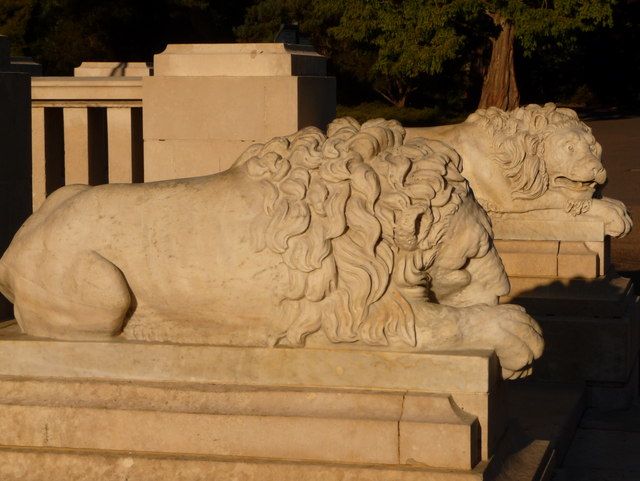 Bournemouth: the cenotaphs lions