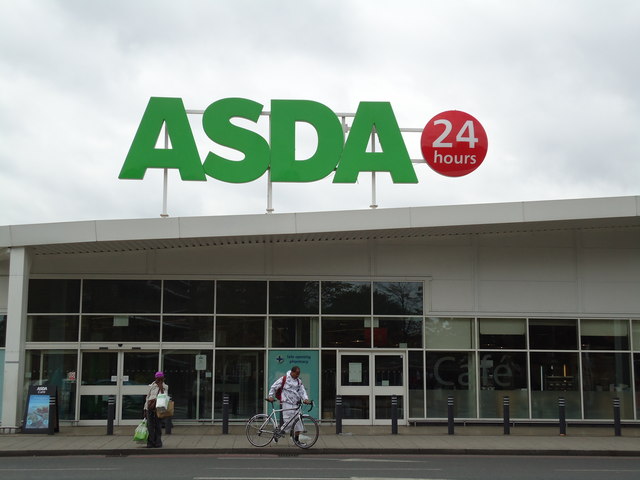 Asda supermarket, Old Kent Road © Stacey Harris cc-by-sa/2.0 ...