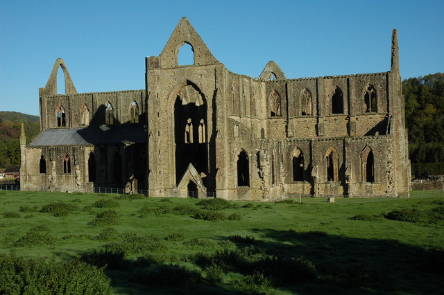 Tintern Abbey © Philip Halling :: Geograph Britain and Ireland