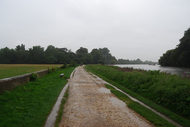 Thames Path south of Richmond