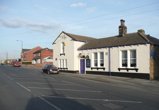 The Shoulder of Mutton, Howden Clough... © Humphrey Bolton cc-by-sa/2.0 ...