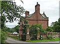 Lodge near Walford Heath