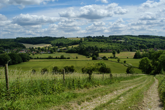 Hambleden Valley View © Rob Rogers cc-by-sa/2.0 :: Geograph Britain and ...