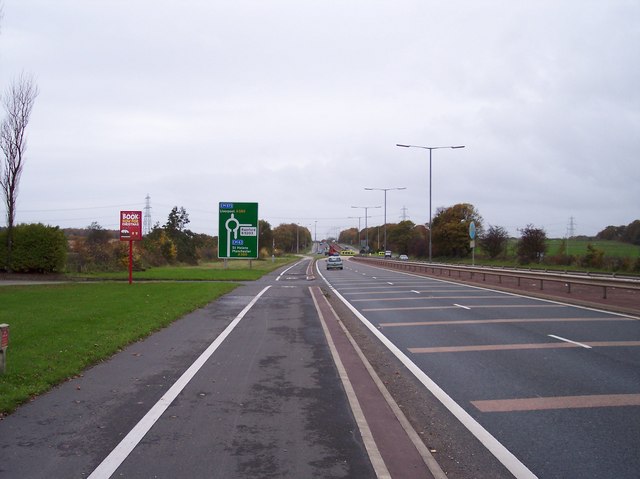 Approach to East Lancs Roundabout at... © Raymond Knapman cc-by-sa/2.0 ...