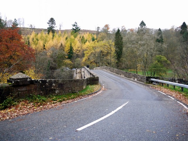 Road approach to Cupola Bridge