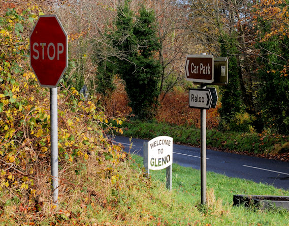 Road signs, Gleno (1)