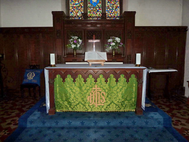St Mary's Church, Lesbury, Altar