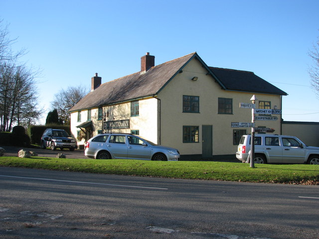 The Lowtrow Cross Inn © Sarah Charlesworth cc-by-sa/2.0 :: Geograph ...