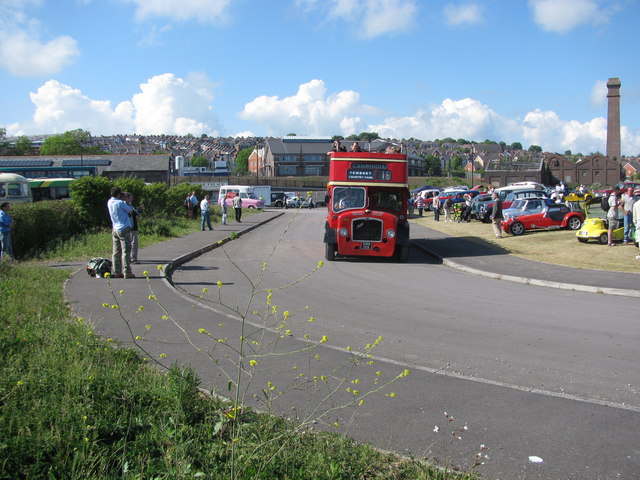 Hood Road Station Approach