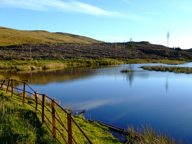 Deforestation at Loch Thom © Thomas Nugent :: Geograph Britain and Ireland