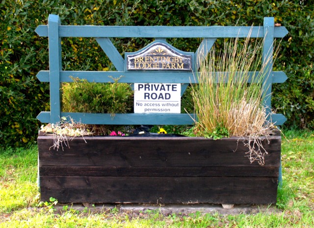 Brentingby Lodge Farm sign