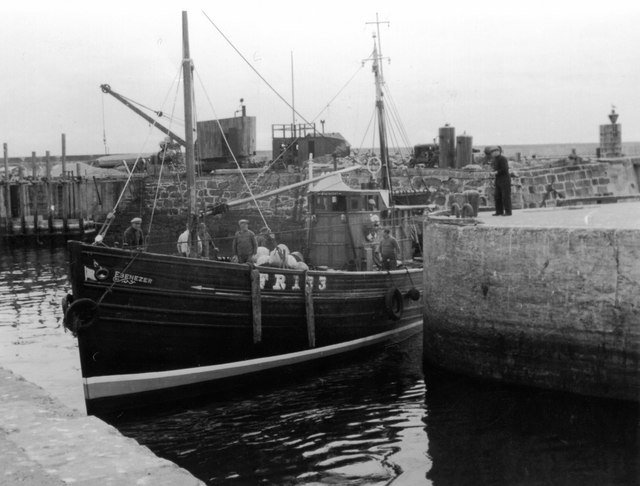 Fishing boat in Fraserburgh harbour Â© Eileen Warren cc-by 