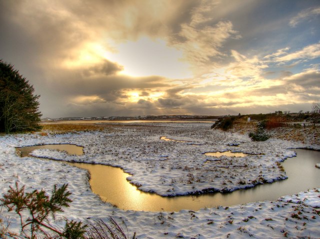 Newburgh: early winter snow at the Ythan estuary