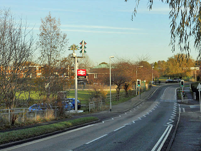 Entrance to Landywood railway station © Row17 cc-by-sa/2.0 :: Geograph ...