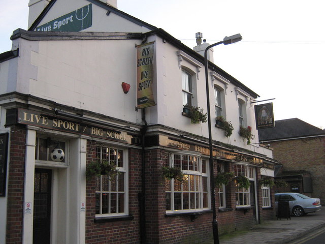 The British Queen Public House,... © David Anstiss :: Geograph Britain ...