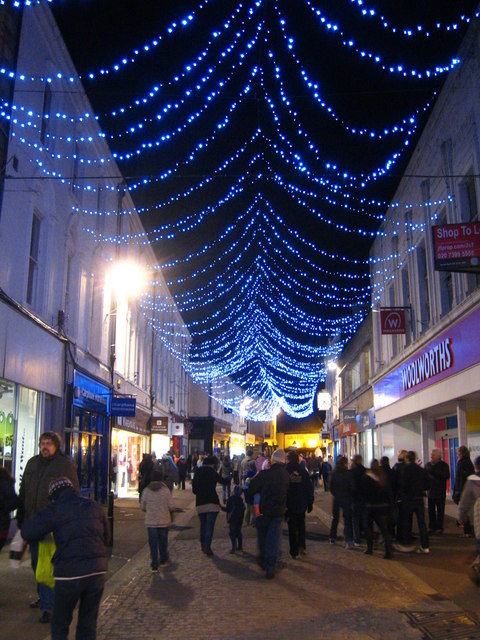 Christmas late night shopping in Market... © Rod Allday :: Geograph ...