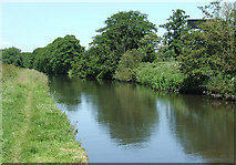SJ9211 : Staffordshire and Worcestershire Canal south of  Penkridge, Staffordshire by Roger  D Kidd