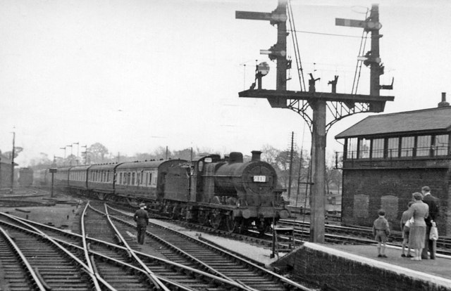 Bank Holiday excursion train entering... © Ben Brooksbank cc-by-sa/2.0 ...