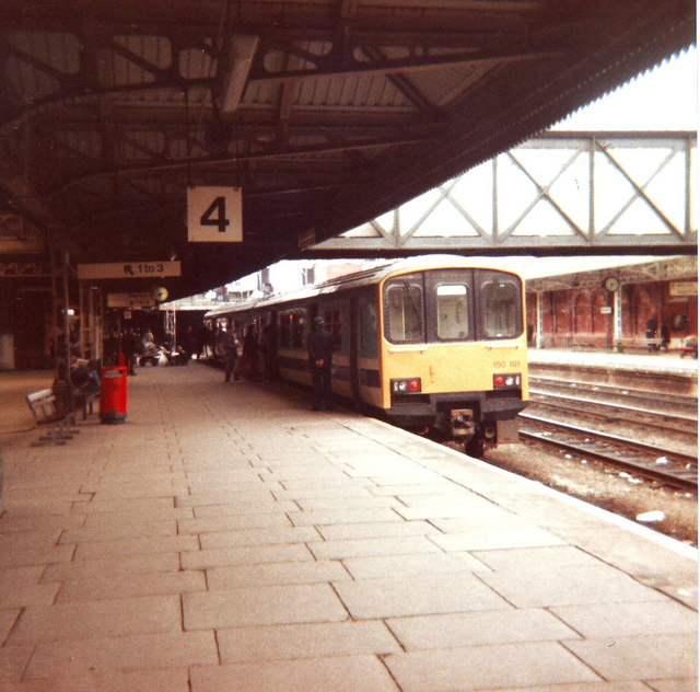 A Class 150 DMU terminates at Nottingham Railway Station