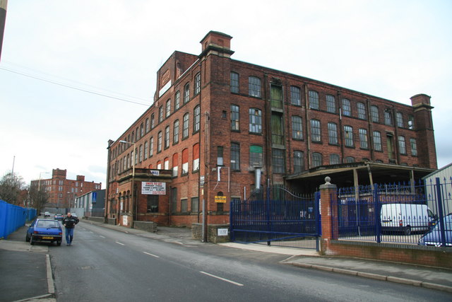 River Mill, Dukinfield © Chris Allen cc-by-sa/2.0 :: Geograph Britain ...