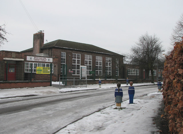 Hawtonville Junior School © John Sutton cc-by-sa/2.0 :: Geograph ...