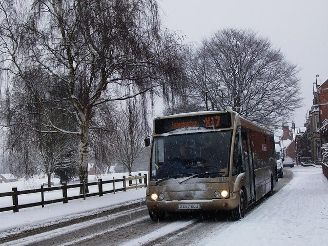 Goldline bus on Abbey Hill, Kenilworth