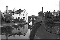 SJ6887 : Bridgewater Canal, Lymm, Cheshire by John Fielding