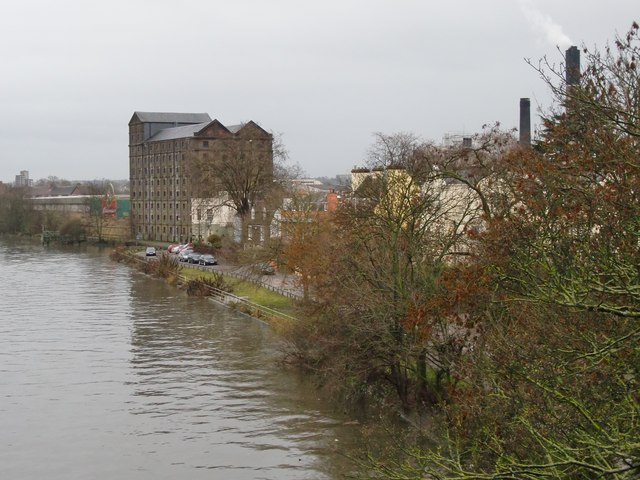 Mortlake riverside, seen from Chiswick... © Stefan Czapski :: Geograph ...