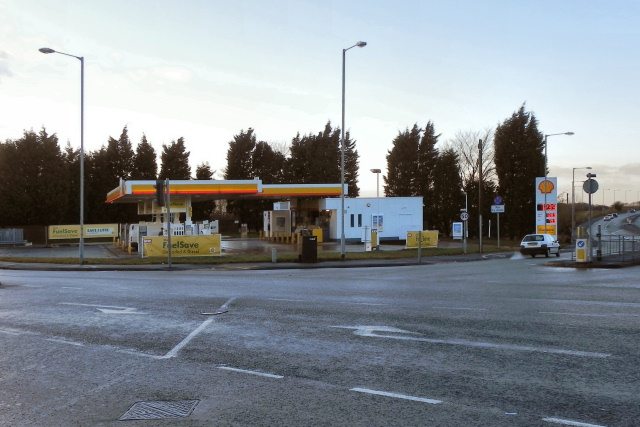 shell-garage-david-dixon-geograph-britain-and-ireland