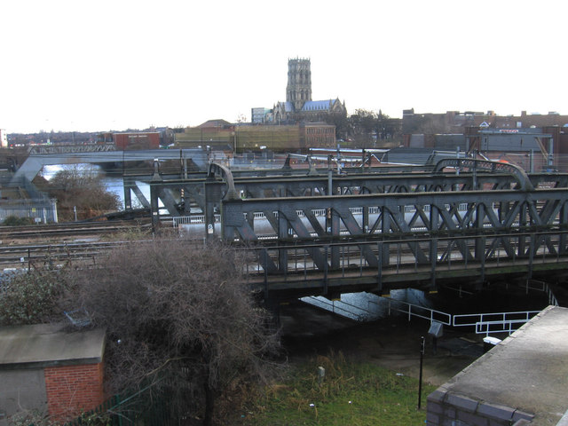 Doncaster Railway Bridges Over Don © Dave Bevis Cc By Sa20