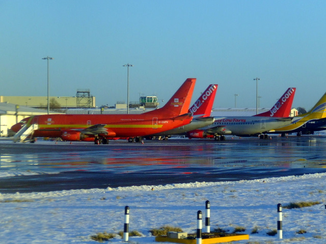 Aircraft at Edinburgh Airport © Thomas Nugent :: Geograph Britain and