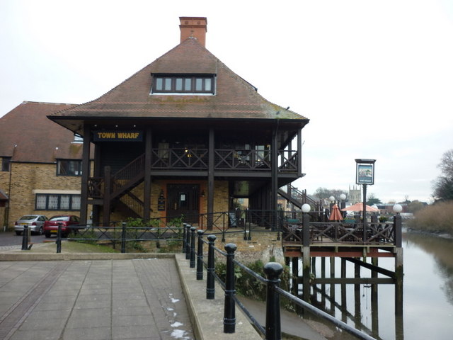 The Town Wharf, Isleworth © Ian S cc-by-sa/2.0 :: Geograph Britain and ...