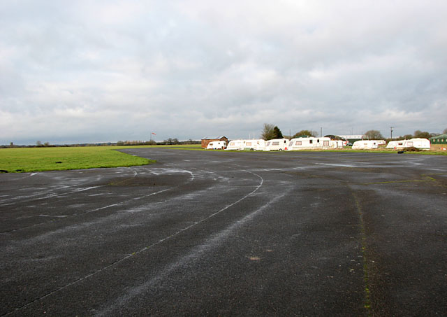 Caravans on Tibenham airfield (Norfolk... © Evelyn Simak :: Geograph ...