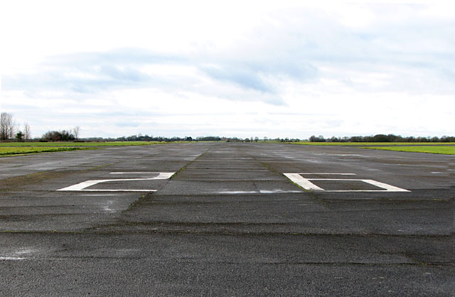 Tibenham airfield (Norfolk Gliding Club)... © Evelyn Simak :: Geograph ...