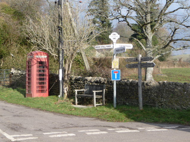 Chilfrome: telephone box and signposts