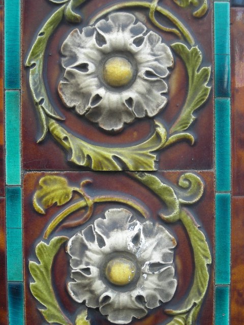Upper Norwood: detail of tiles on The Cambridge pub
