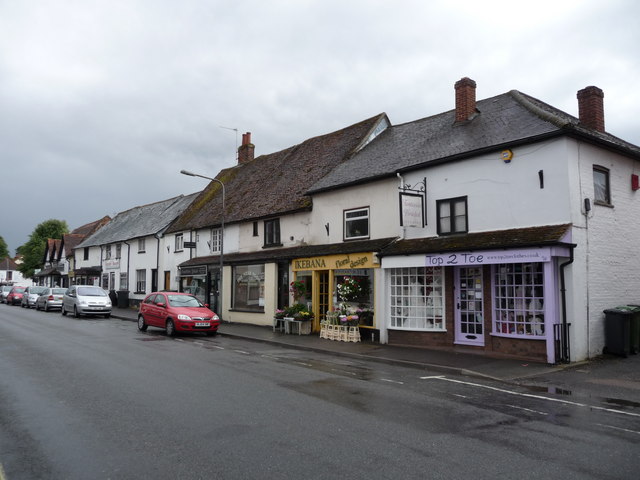 Overton - High Street © Chris Talbot cc-by-sa/2.0 :: Geograph Britain ...