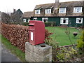 Pulham: postbox № DT2 150