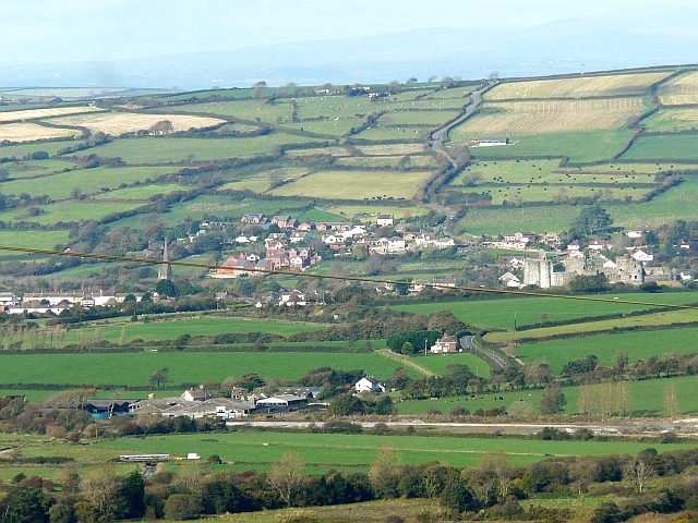 Kidwelly seen from Pembrey Mountain © Rose and Trev Clough :: Geograph ...