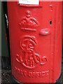 TQ3969 : Edward VII postbox, Beckenham Lane / Meadow Road, BR2 - royal cipher by Mike Quinn